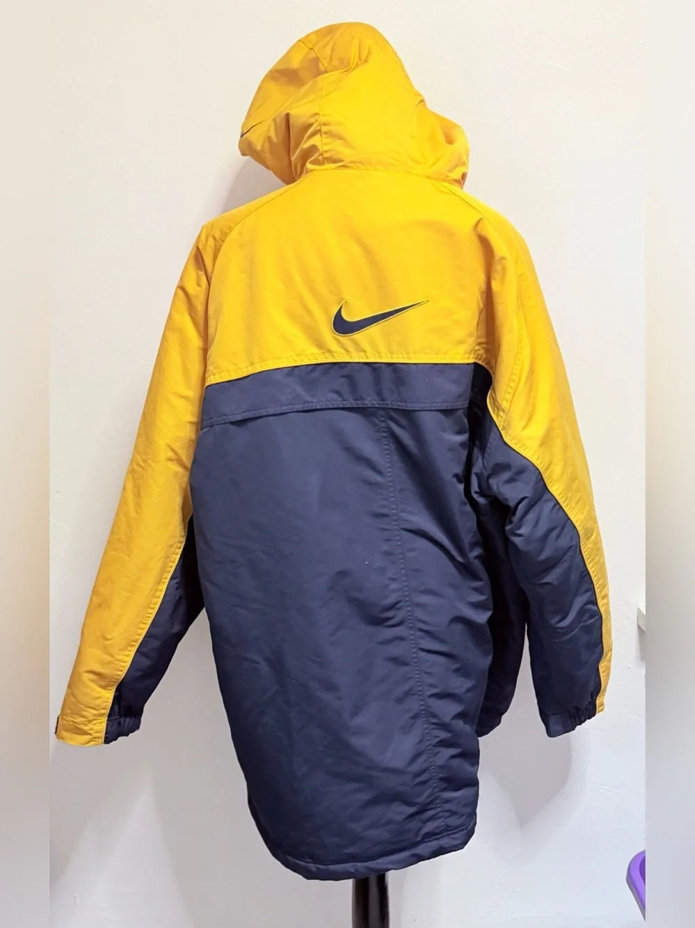 Nike Hooded Two-Tone Yellow and Navy Puffer Jacket Vintage X-Large